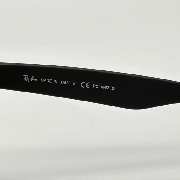 Ray-Ban Polarized Sunglasses Black With Smoke Lens RB4165 55mm Glare Reduction - Picture 3 of 10